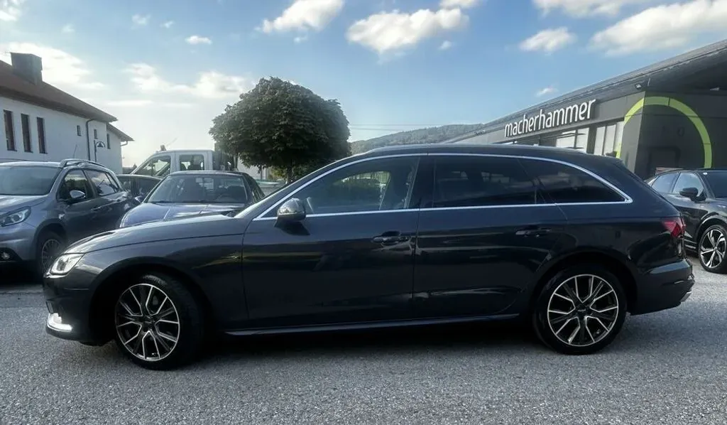 Audi A4 2019 photo 2