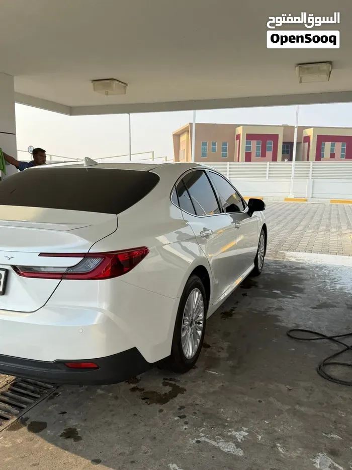 Toyota Camry 2025 photo 2