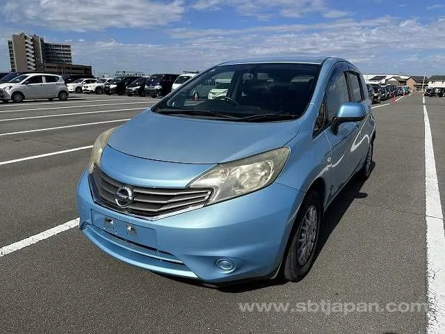 Nissan Note X 2013 photo 2