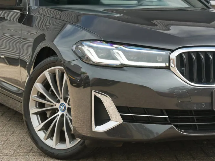 BMW 5 Series 2022 photo 2