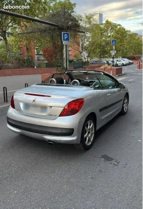 Peugeot 207 2008 photo 2