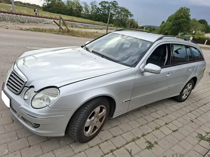 Mercedes-Benz E-Class 2007 photo 3