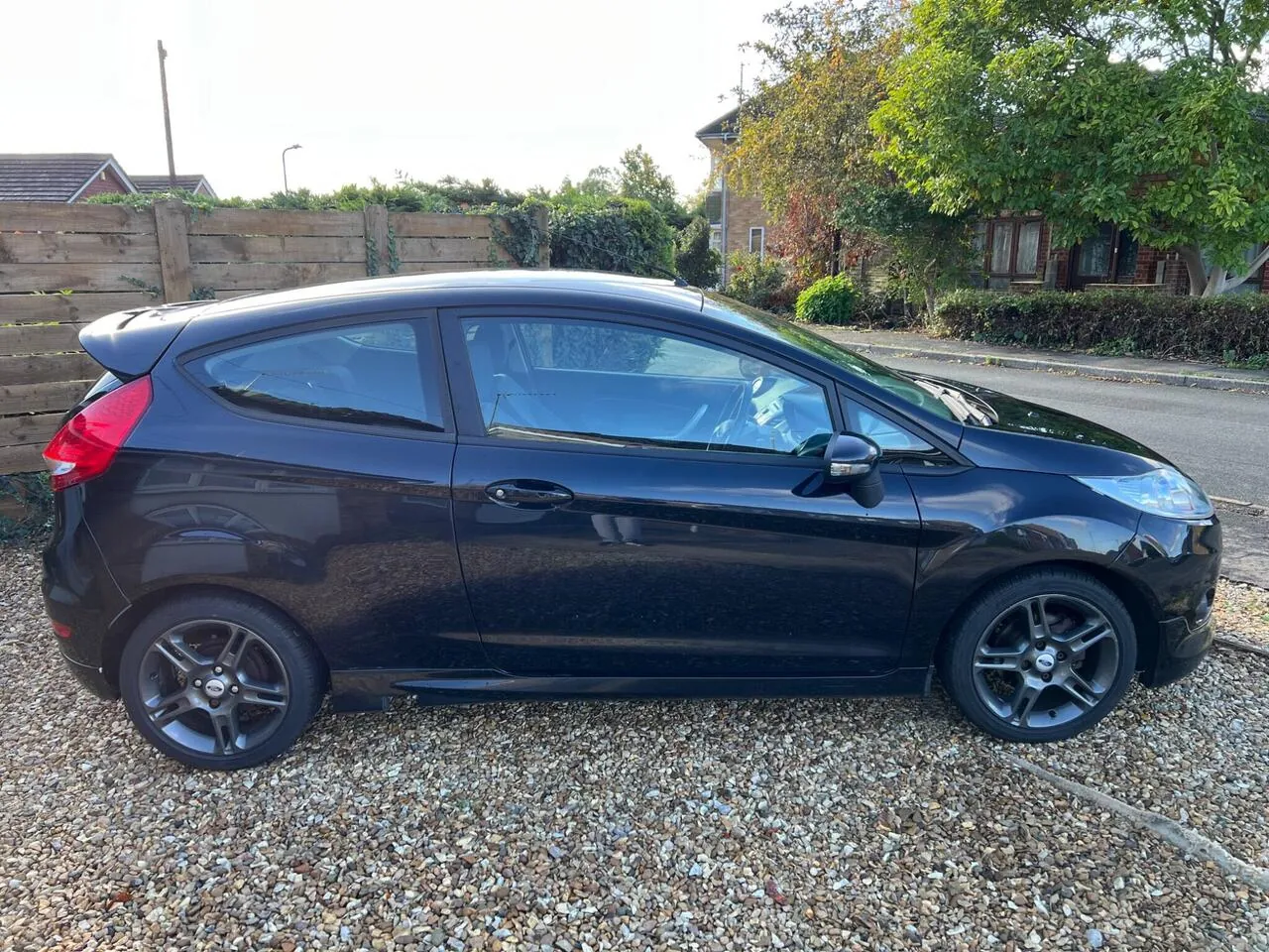 Ford Fiesta 2011 photo 2