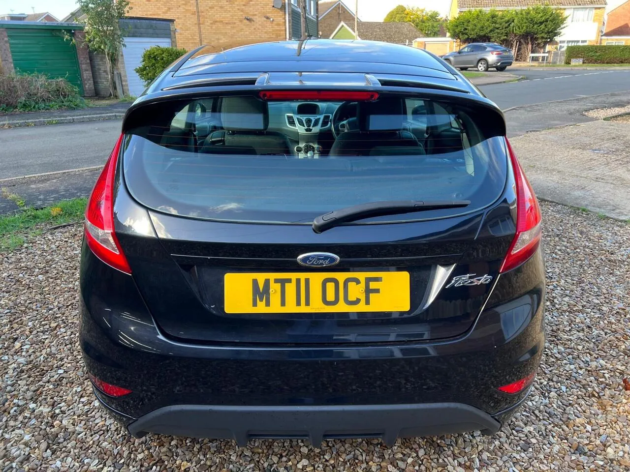 Ford Fiesta 2011 photo 4