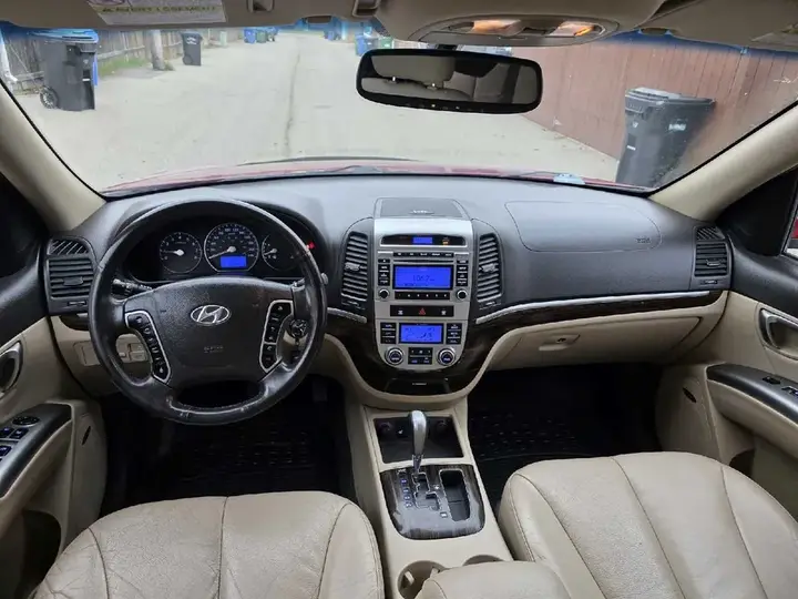 Hyundai Santa Fe 2011 photo 3