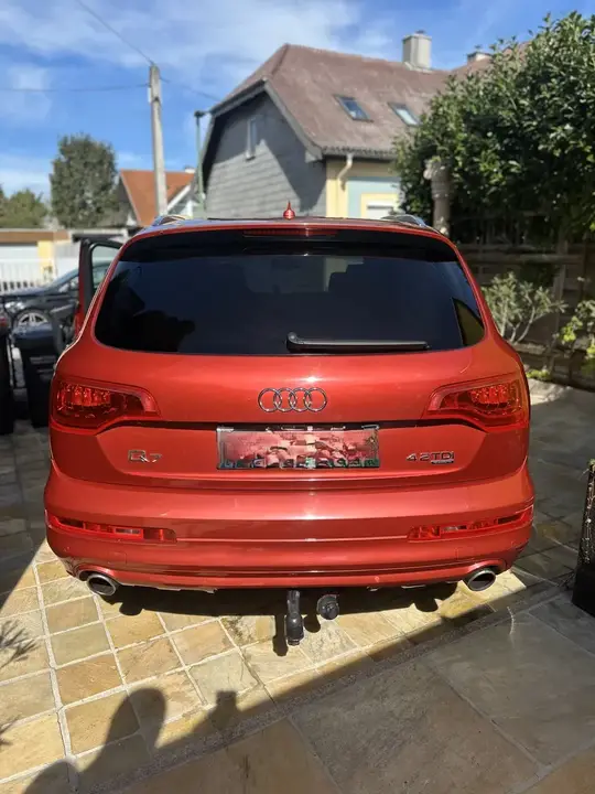 Audi Q7 2010 photo 2