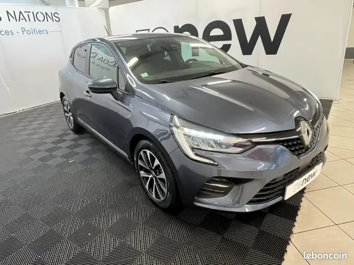 Renault Clio 2020 photo 2