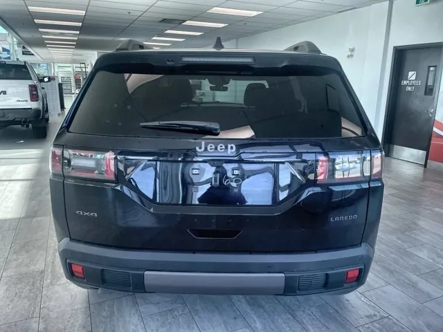 Jeep Cherokee 2026 photo 4