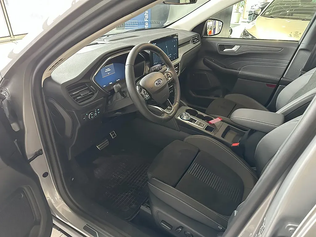 Ford Kuga 2025 photo 3