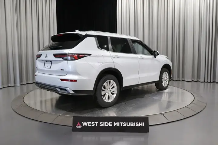 Mitsubishi Outlander 2026 photo 5
