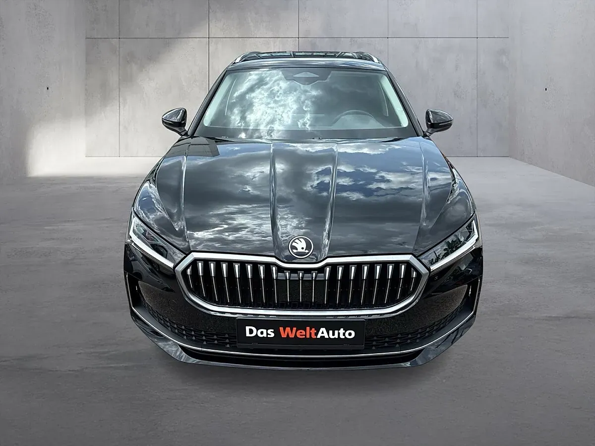 Skoda Superb 2025 photo 2
