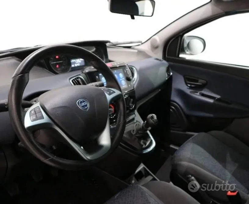 Lancia Ypsilon 2023 photo 2