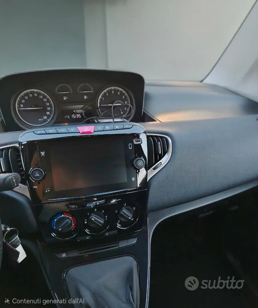 Lancia Ypsilon 2023 photo 3