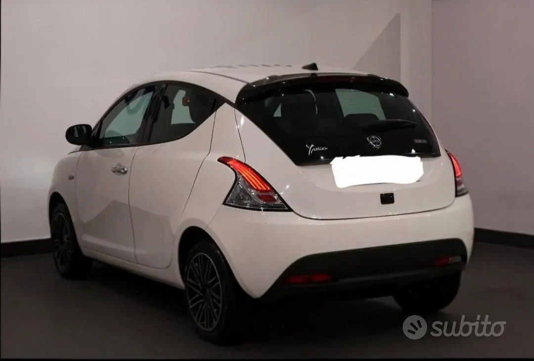 Lancia Ypsilon
