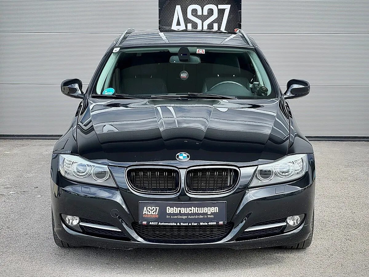 BMW 3 Series 2011 photo 3