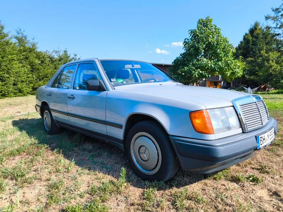 Mercedes-Benz W124