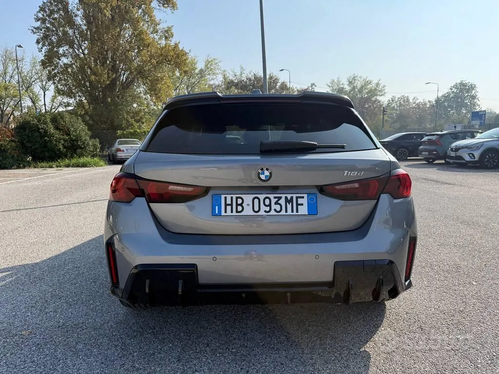 BMW 1 Series 2025 photo 4