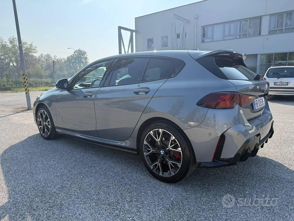 BMW 1 Series 2025 photo 3