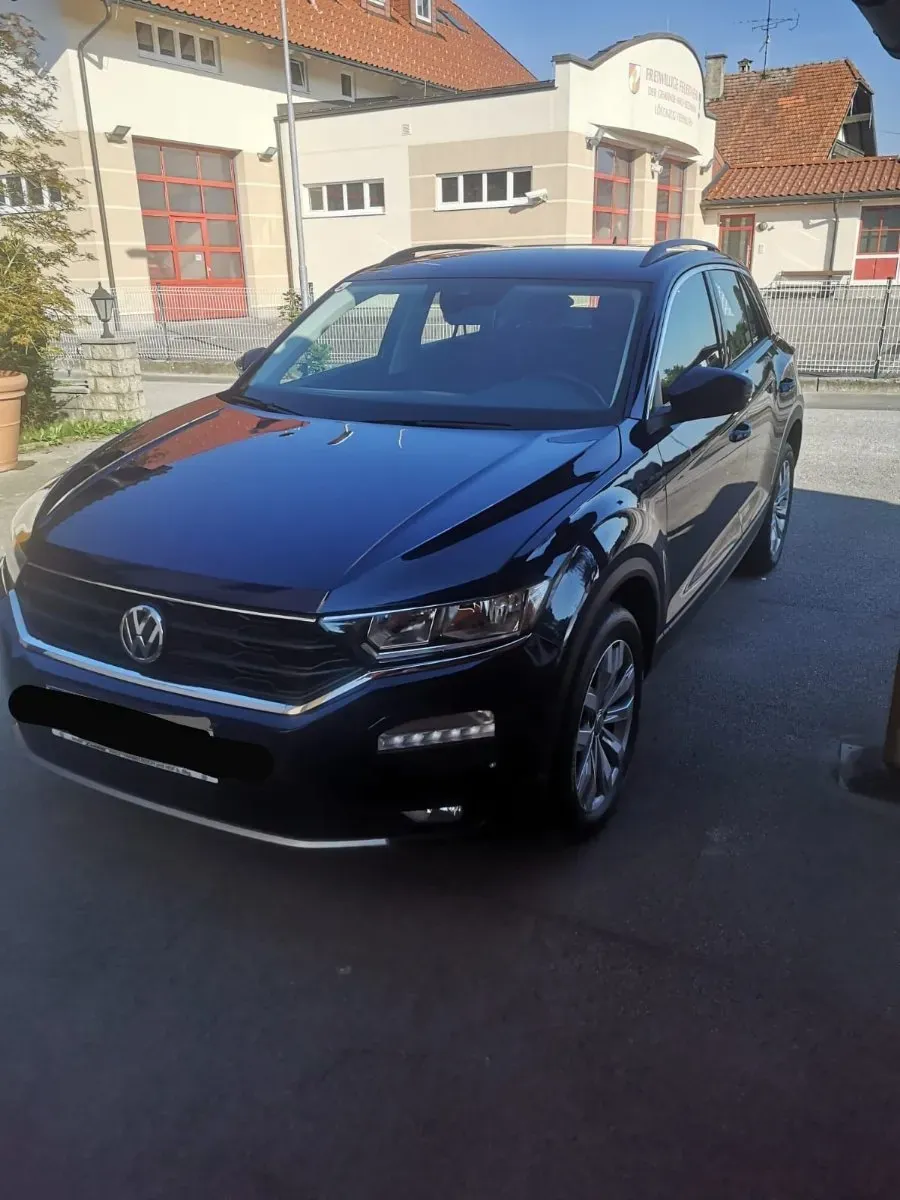 Volkswagen T-Roc 2020 photo 2
