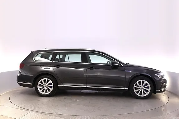 Volkswagen Passat 2023 photo 5