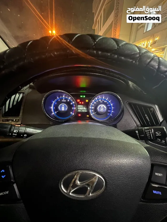 Hyundai Sonata 2012 photo 4