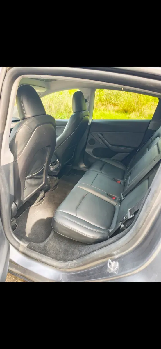 Tesla Model Y 2023 photo 3