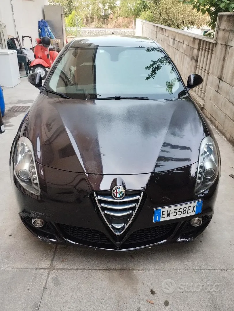 Alfa Romeo Giulietta 2014 photo 2