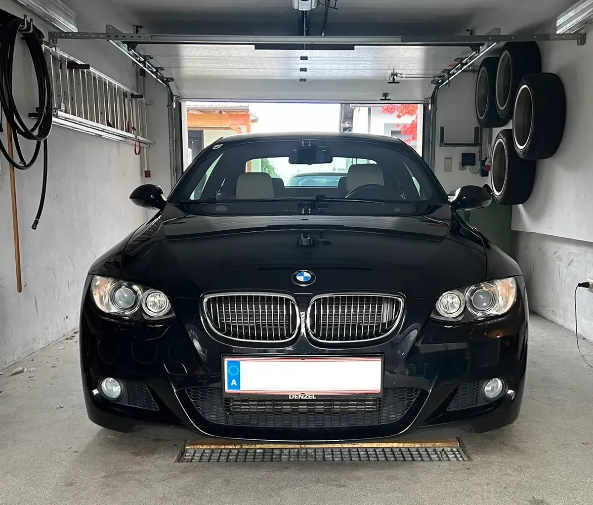 BMW 3 Series 2008 photo 2