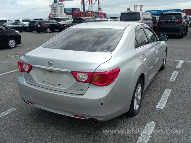 Toyota Mark X 2009 photo 4