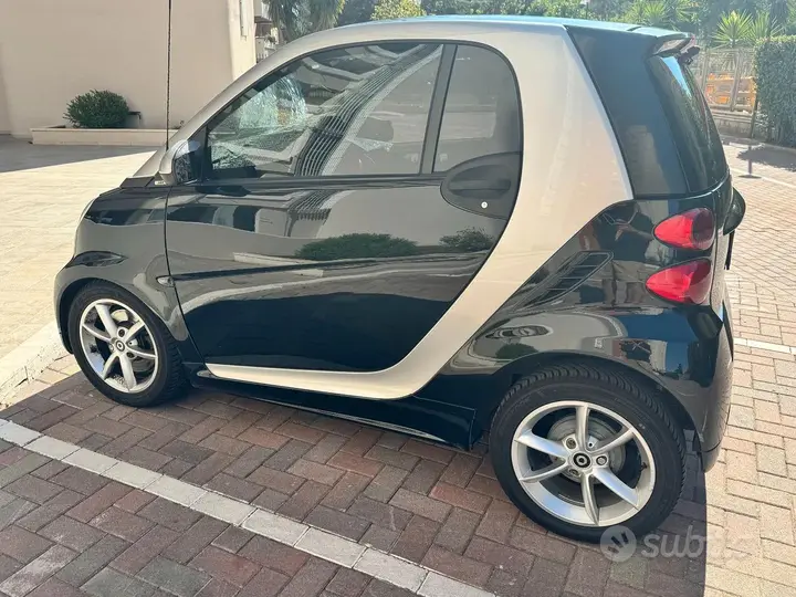 Smart Fortwo 2012 photo 2