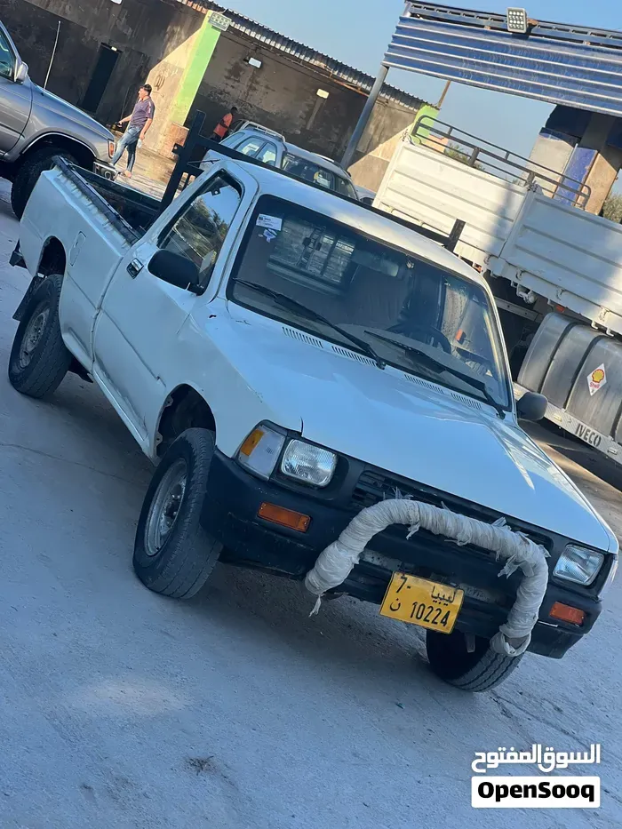 Toyota Hilux 1996 photo 5