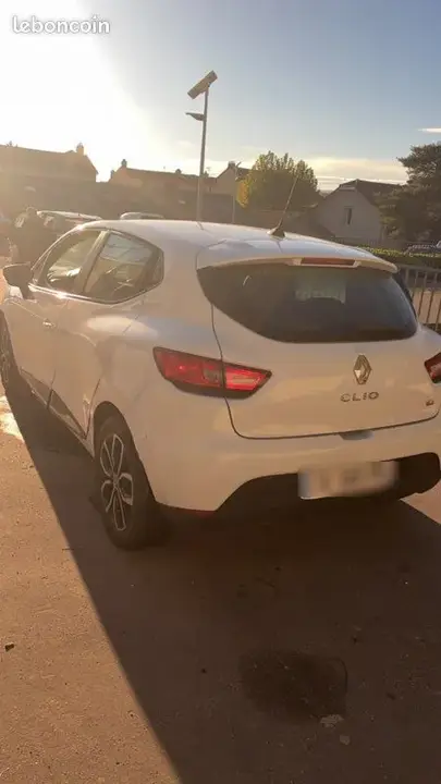 Renault Clio 2013 photo 2