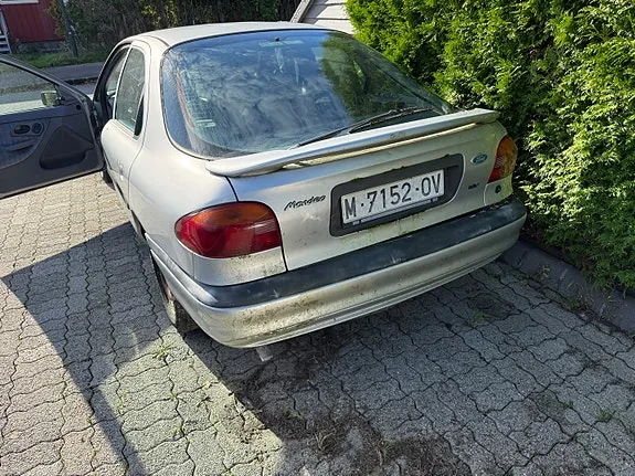 Ford Mondeo 1993 photo 4