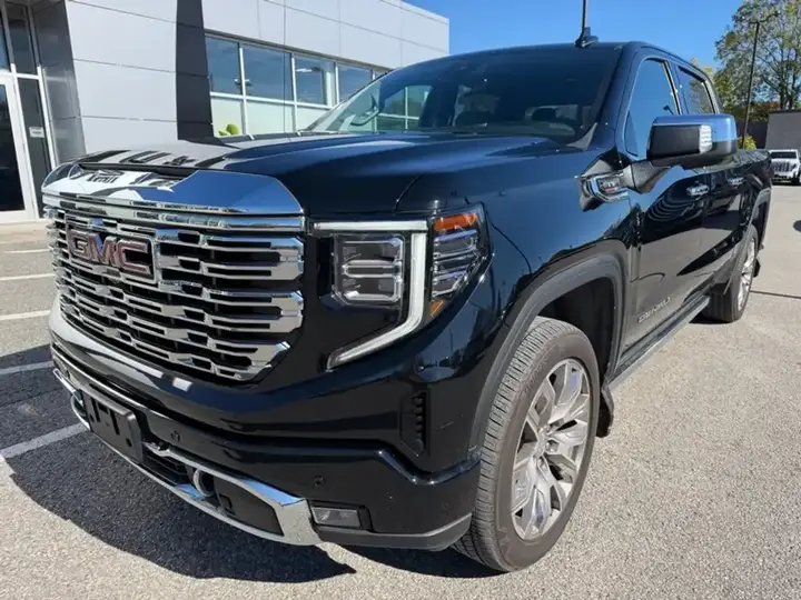 GMC Sierra 1500 2025 photo 2
