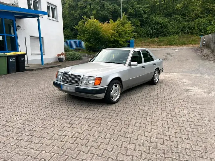 Mercedes-Benz E320
