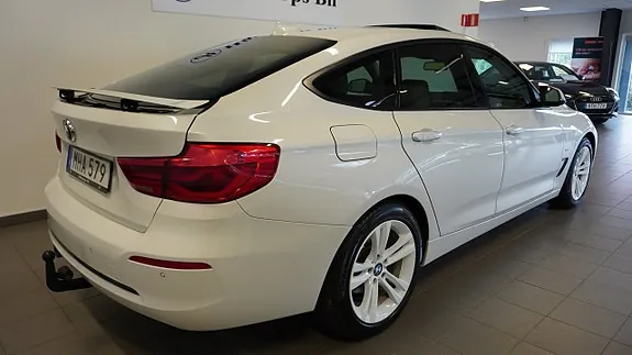 BMW 320D 2018 photo 3