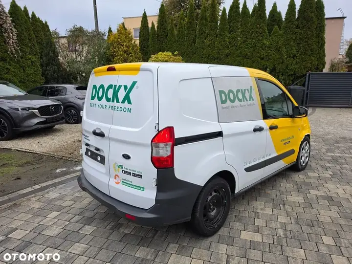 Ford Transit Courier 2022 photo 4