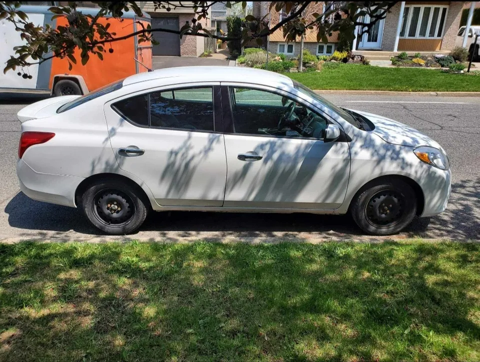 Nissan Versa 2014 photo 3