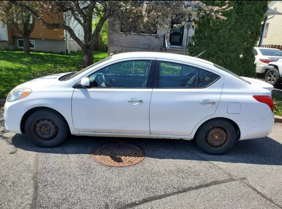 Nissan Versa 2014 photo 4