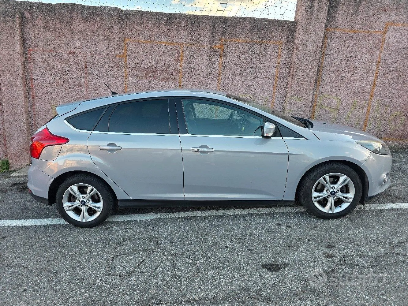 Ford Focus 2011 photo 3