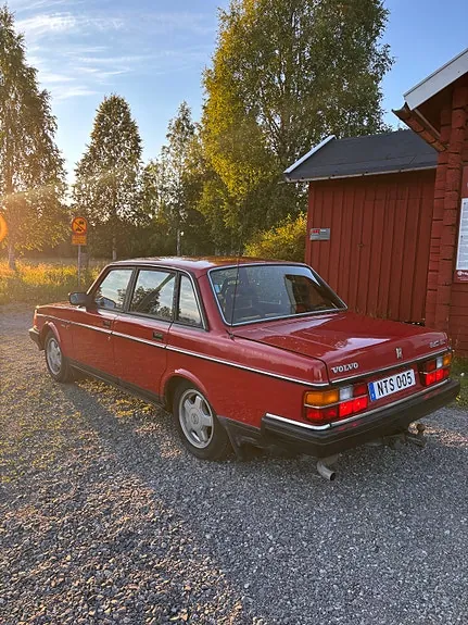 Volvo 240 1988 photo 4