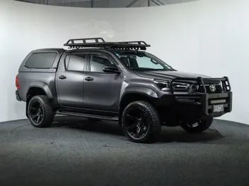 Toyota Hilux 2023 photo 2