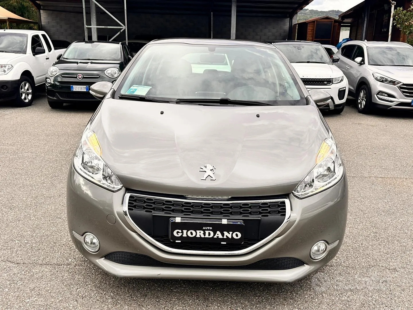 Peugeot 208 2015 photo 2
