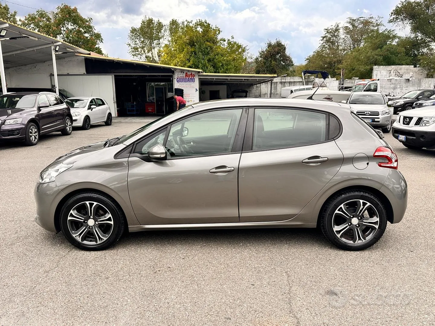 Peugeot 208 2015 photo 4