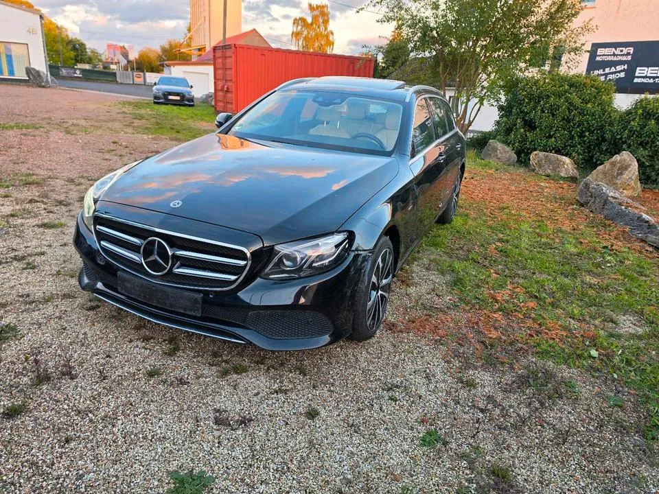 Mercedes-Benz E300