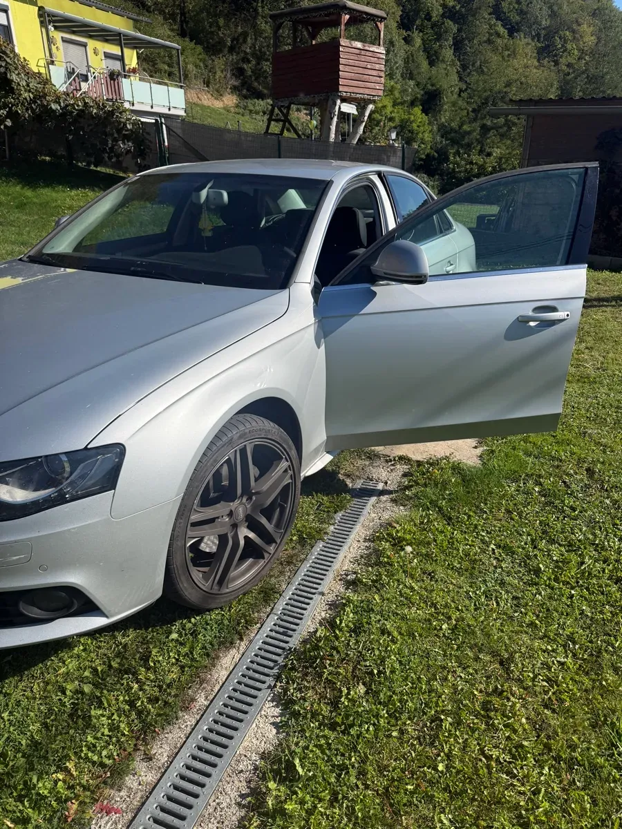 Audi A4 2009 photo 3