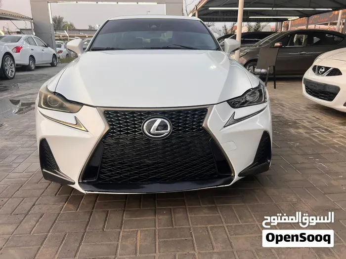 Lexus Is 2017 photo 2
