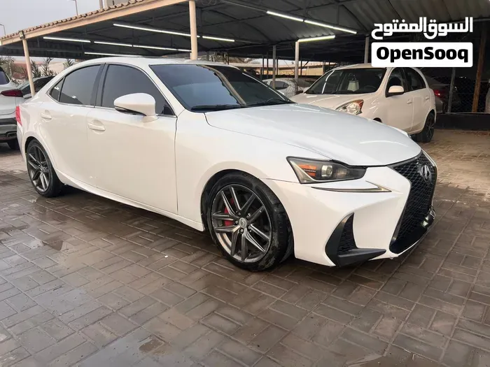 Lexus Is 2017 photo 3