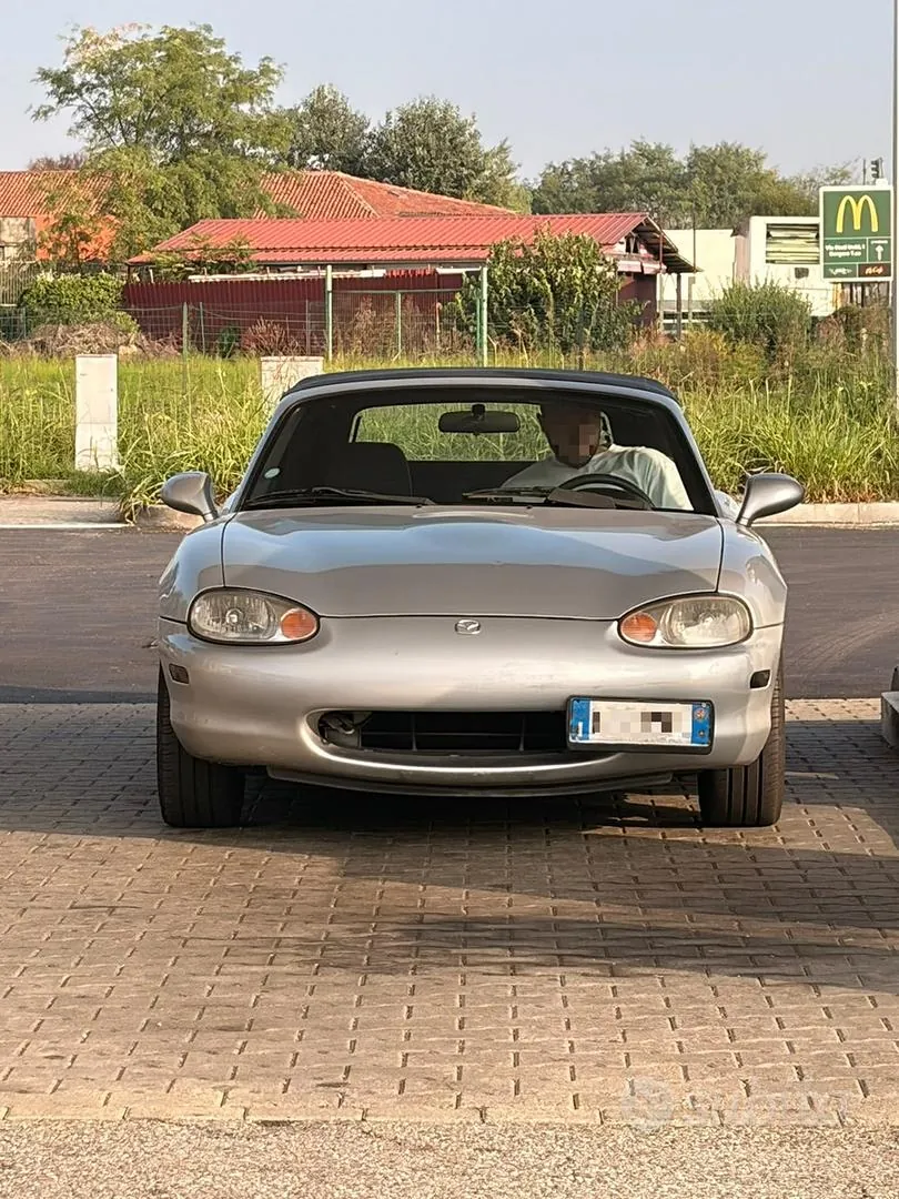 Mazda Mx-5 1999 photo 2
