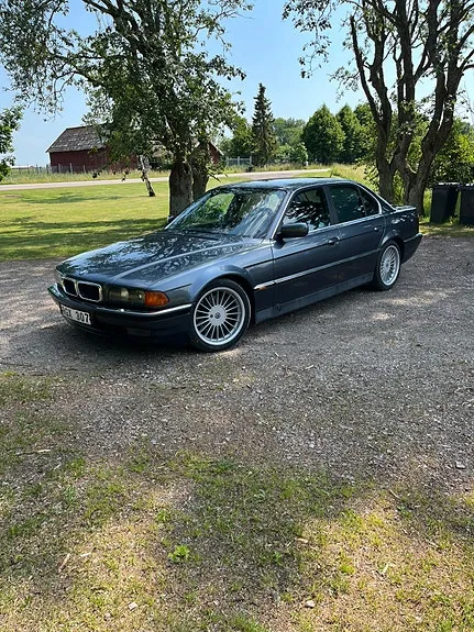 BMW 740I